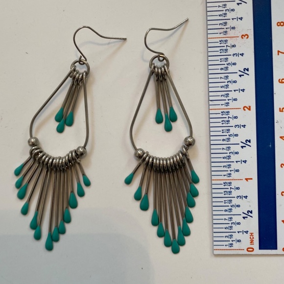 Blue drop silver toned earrings. - Picture 2 of 4